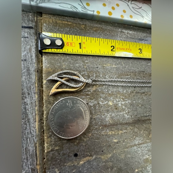 Sterling silver two tone CZ Leaf Pendant & 18” Chain~3.85g Zeghani NWT - Picture 6 of 9